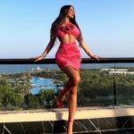Tuğçe Özbudak Instagram - Bana akım gerekmez, ben hep Barbiyim🌸🎀🌺