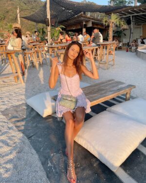 Tuğba Melis Türk Instagram - Bir yaz daha nasil da gecti🧚🏽‍♀️💜