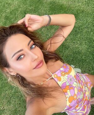 Tuğba Melis Türk Instagram - İyi bayramlar🌈🧚🏽‍♀️❤️