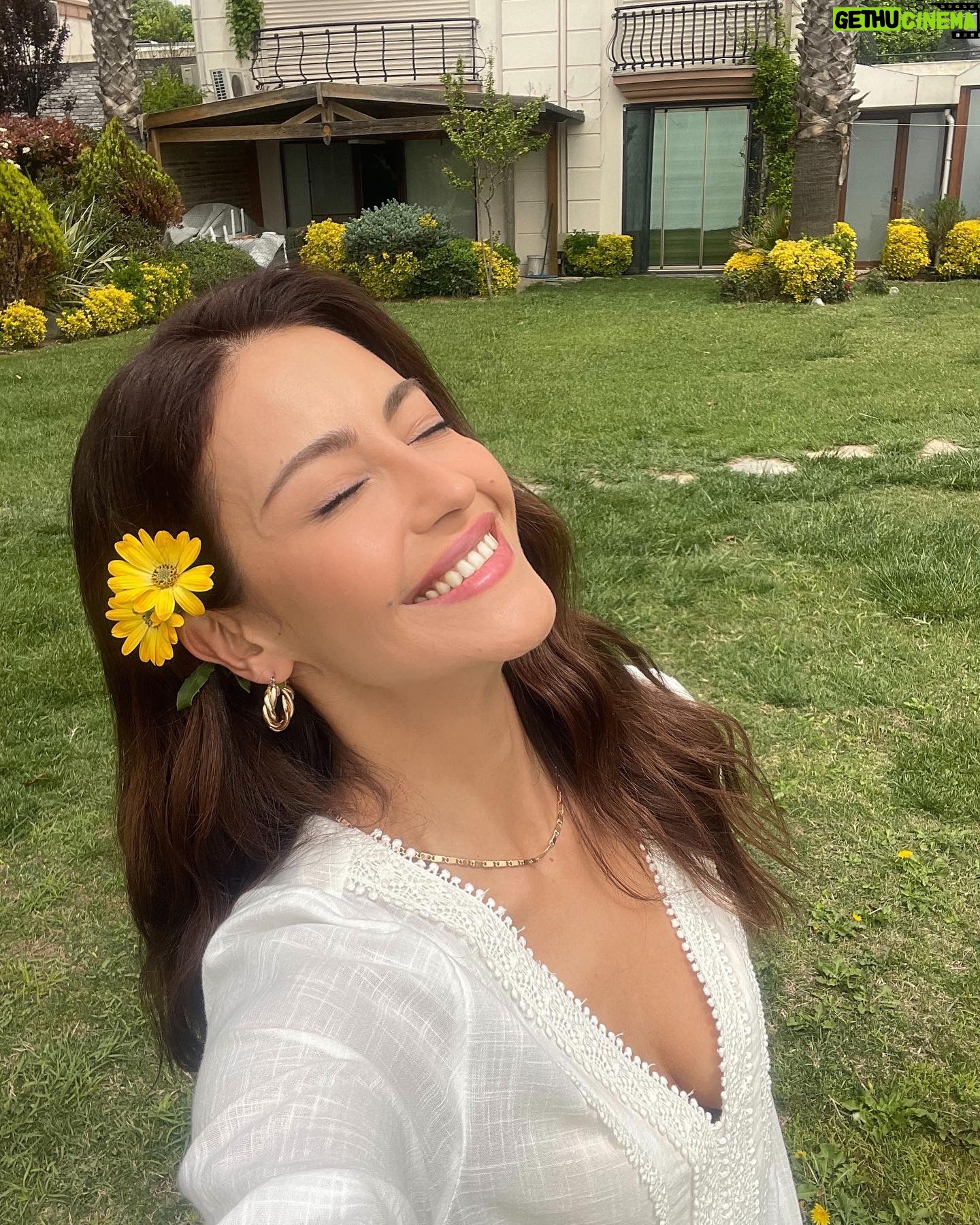 Tuğba Melis Türk Instagram - Güneşli günler çok yakında çiçek kızım🌼🌼🧡