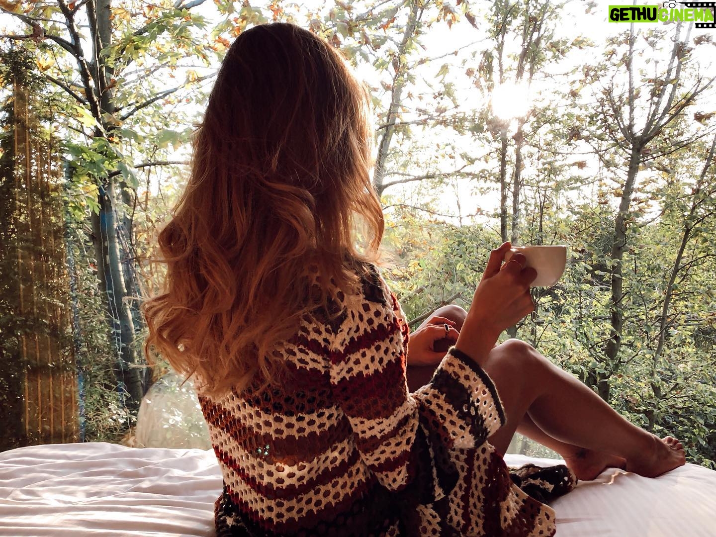 Tuğba Melis Türk Instagram - Gunaydınnn herkese iyi haftalar🍁 #goodmorning #nature #autumn #photooftheday #tatil #travel #holiday #turkey #istanbul #türkiye #seyahat #instagood #gezi #summer #photography #doğa #instagram #huzur #travel #photooftheday #manzara #lakeside #photo #vacation