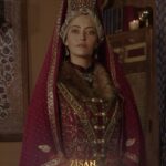 Tuğba Melis Türk Instagram - #AzizMahmudHüdayi Aşkın Yolculuğu ramazan boyunca hafta içi her gün 23.45’te #TRT1’de. @azizmahmudhudayidizisi @bozdagfilm @trt1