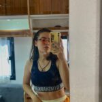 Tuana Naz Tiryaki Instagram - Evet buda sete yeni gelmis bir tuana. Biliyorum ayna cok pis silip geliyorum.