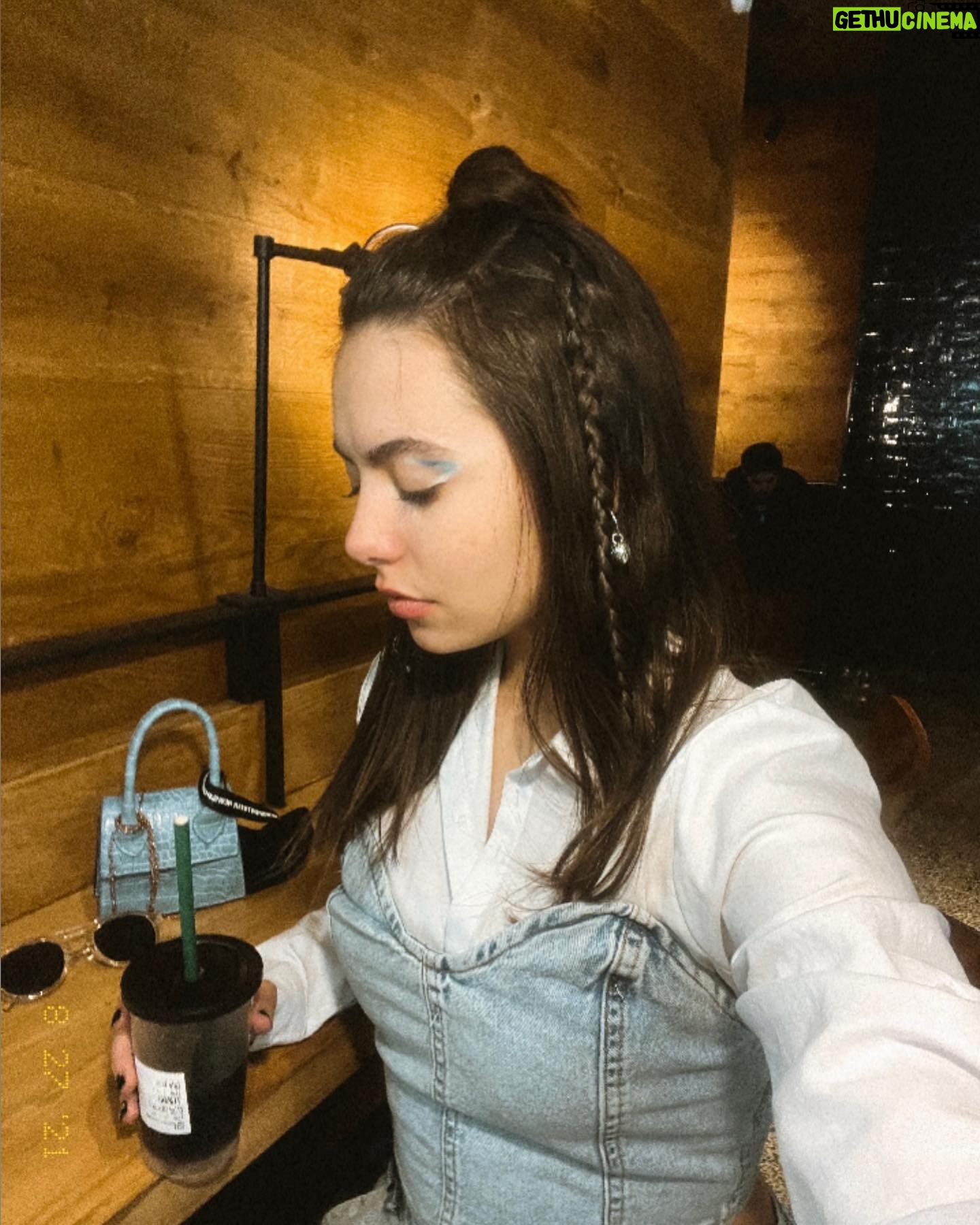 Tuana Naz Tiryaki Instagram - Canım mavi boncuk falan değil asıl mesele kahve. ☕️🥂