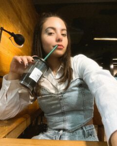 Tuana Naz Tiryaki Instagram - Canım mavi boncuk falan değil asıl mesele kahve. ☕️🥂