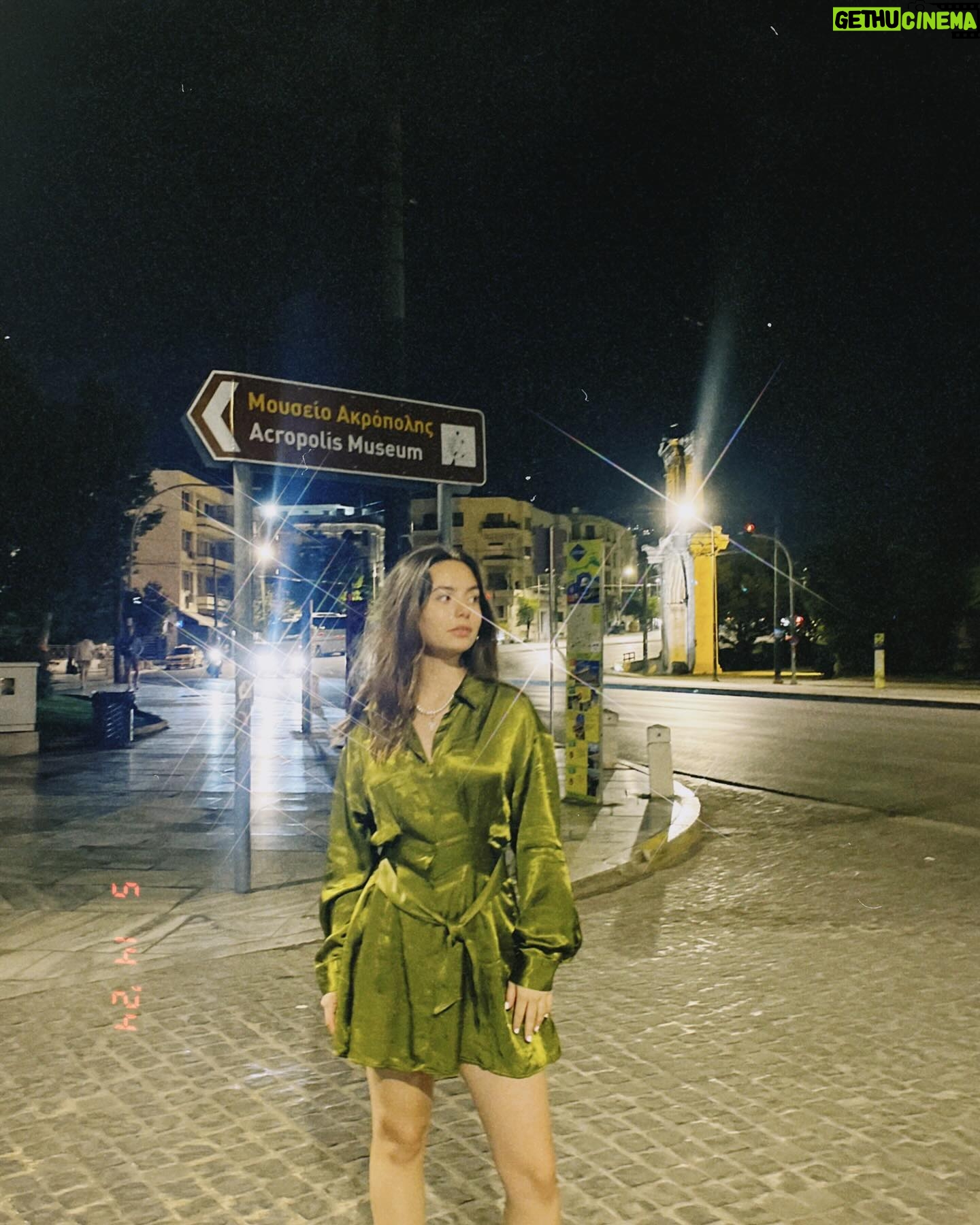 Tuana Naz Tiryaki Instagram - 🇬🇷✈️🍴🫗🥠☁️