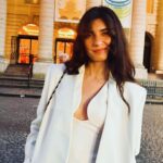 Tuba Büyüküstün Instagram – I am here to listen if you’re ready to talk.. 
and then i will tell you a story if you’re willing to be here to look into my eyes.. 
From a nice evening.. #paris  #darkblueandmoonlight  #white 🤍with my favorite white coat..