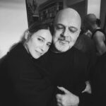 Tuba Ünsal Instagram - Muazzam bir sanatçı. Her zaman yanyana gelemiyoruz geldiğimde de bırakmıyorum sıkıştırıyorum.Tuba Loves @husseinchalayanofficial