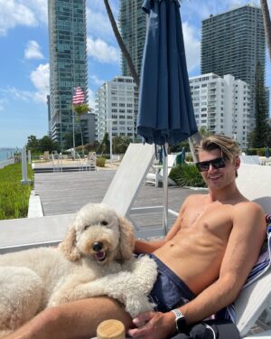 Twan Kuyper Instagram - After filming a movie for 30 days it was nice to let loose at such a fun festival / Miami music week. But now it's time to get back to real life 😅