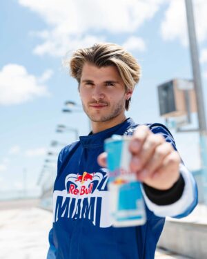 Twan Kuyper Instagram - F1 was so insane @redbullracing @redbullusa #givesyouwiiings