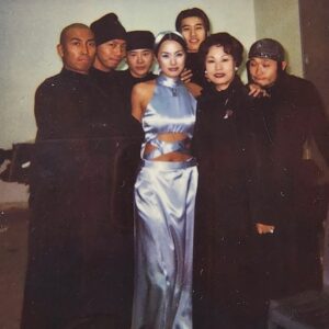 Uhm Jung-hwa Instagram - 엄마가 카톡으로 보내준 99년 콘서트때의 사진.  엄마. 나. 동철 영완 영아 종민 모두 이뻤다,,