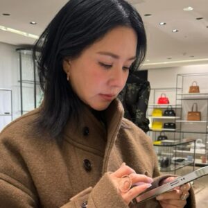 Uhm Jung-hwa Instagram - 💕💕🌸