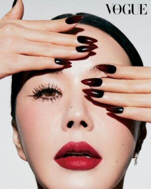 Uhm Jung-hwa Instagram - @voguekorea