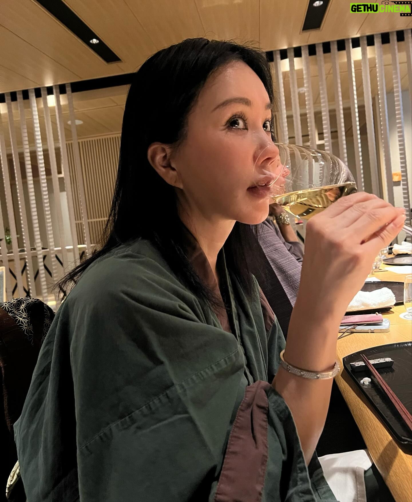 Uhm Jung-hwa Instagram - #trip #japan #ski #niseko