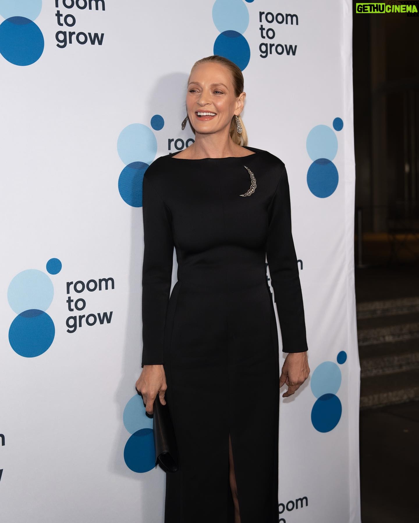 Uma Thurman Instagram - Still in awe of last week’s @roomtogroworg 25th Anniversary. Big thank you to all involved in making this celebration the most memorable yet. And Chicago, we will be seeing you very soon! 💙🎉