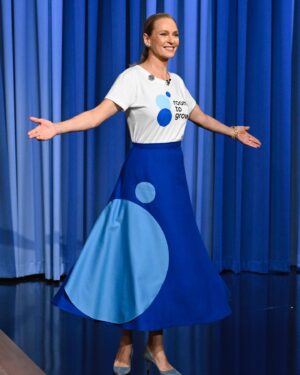 Uma Thurman Instagram - Thank you @jimmyfallon for giving @roomtogroworg all the love last night 💙🙏
And thank you to your producers & the show @fallontonight for doing good, welcome back!

Click on the link in my bio to learn more about this amazing organization so close to my heart x

Photo credit: Todd Owyoung | NBC @toddowyoung