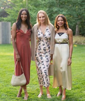 Uma Thurman Instagram - It was a true joy to celebrate the 25th anniversary of Room to Grow this weekend. Reflecting on the journey today, I’m reminded of the families we’ve assisted over the years and the impact had on our community. Seeing the children we once worked with now thriving adults, shaping society, fills me with hope for a brighter future.

Thank you @prada for hosting us this weekend at your incredible Hamptons store. Your continued support is appreciated by all of us.