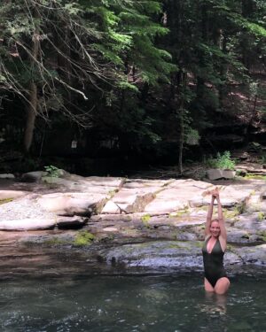 Uma Thurman Instagram - Beatiful cold mountain stream #summer