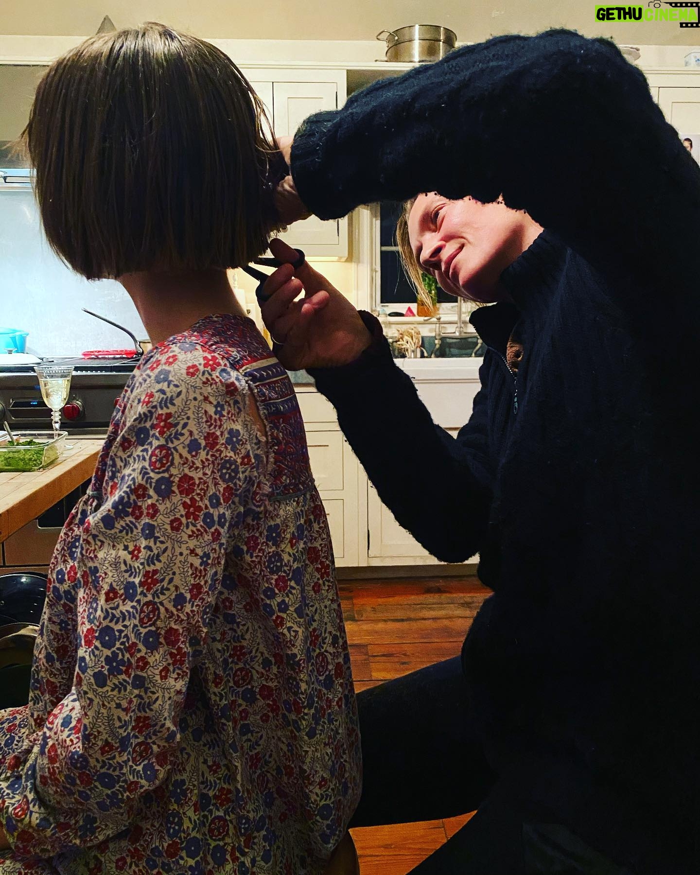 Uma Thurman - 101.9K Likes - Home hair cuts bring us back home.
We are all finding our selves again.