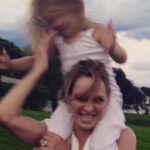 Uma Thurman Instagram – My friend Anna capturing our reunion…. #family