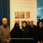 Umie Aida Instagram - Keindahan meraikan insan istimewa yg byk berjuang utk agama. Tak puas dgr tausiyahnya. Seorang murshid yg menyantuni semua lapisan masyarakat. Terima kasih @uaioriginal kerana sudi mengisi rohani kami. Apa pun..tk cukup..tak cukup..sy nk yg lbh besar..lbh luas ilmunya tersebar. Sy tunggu harinya. Sembang Orang Seni bersama Ustaz Azhar Idrus. #sembangorangseniuai