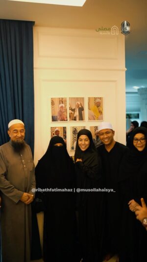 Umie Aida Instagram - Keindahan meraikan insan istimewa yg byk berjuang utk agama. Tak puas dgr tausiyahnya. Seorang murshid yg menyantuni semua lapisan masyarakat. Terima kasih @uaioriginal kerana sudi mengisi rohani kami. Apa pun..tk cukup..tak cukup..sy nk yg lbh besar..lbh luas ilmunya tersebar. Sy tunggu harinya.

Sembang Orang Seni bersama Ustaz Azhar Idrus.

#sembangorangseniuai