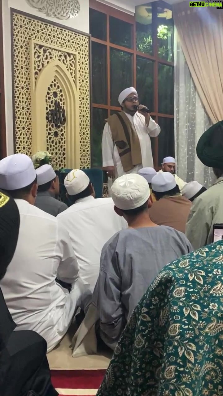 Umie Aida Instagram - Cinta ~ Habib Muhammad Al Bagir Bin Alwy Bin Yahya