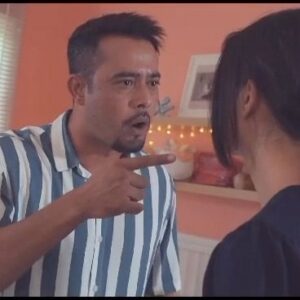 Umie Aida Instagram - Sudah lama emosi ku rehat..dan akhirnya tgk ceta Perempuan itu.. segala jenis emosi hidup balik. Lakonan main cast great ! Emosi kesian .. sedih..seronok .. geram .. anginnn dan anginnn semakin naik dlm setiap episod.  Perempuan Itu…perghhh memang geram lah ! Sape yg dah layan ceta perempuan itu mesti melalui emosi yg sama seperti ku kan. 😂 #perempuanitu  #tonton #teamkhalish 🥰