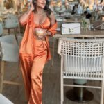 Unika Ray Instagram - I carry your heart with me ❤️ #unika #love #bastian #date #datenight #outfit #instagood #oftd #classy