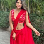 Unika Ray Instagram - अभी ऐंन लिखूँ, तो सोचे मुझे♥️ Saree from @monkandmei_by_soniaanand #unika #love #saree #indian #redsaree