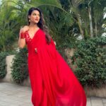 Unika Ray Instagram - अभी ऐंन लिखूँ, तो सोचे मुझे♥️ Saree from @monkandmei_by_soniaanand #unika #love #saree #indian #redsaree