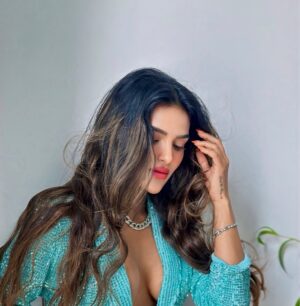 Unika Ray Instagram - Her emotions are loudest when she’s silent🙇🏻‍♀️

#unika #love #fairytail