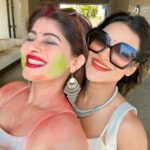 Unika Ray Instagram - Holi party🎨 #unika #love #familytime #friends #frienslikefamily #holi #holievent #holifestival