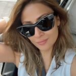 Urvashi Dholakia Instagram - Have a great day ❤️ : : #urvashidholakia #reels #reelsinstagram #candid #lifeisgood #gratitude #love #smile #behappy #💋