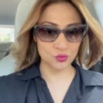 Urvashi Dholakia Instagram - For the first ever time ( yes u heard that right ) for the first time I’ve kept my car AC on full 😱 .. usually I do not prefer it on as I like the windows rolled down and feel the air but Oh God this mumbai HEAT WAVE is torturous 😰😰😰🤯.. ye song toh banta hai boss 🫥 : : #urvashidholakia #reels #mumbai #heat #heatwave #toohot #summer #time #crazy #weather #reelsinstagram #reeitfeelit