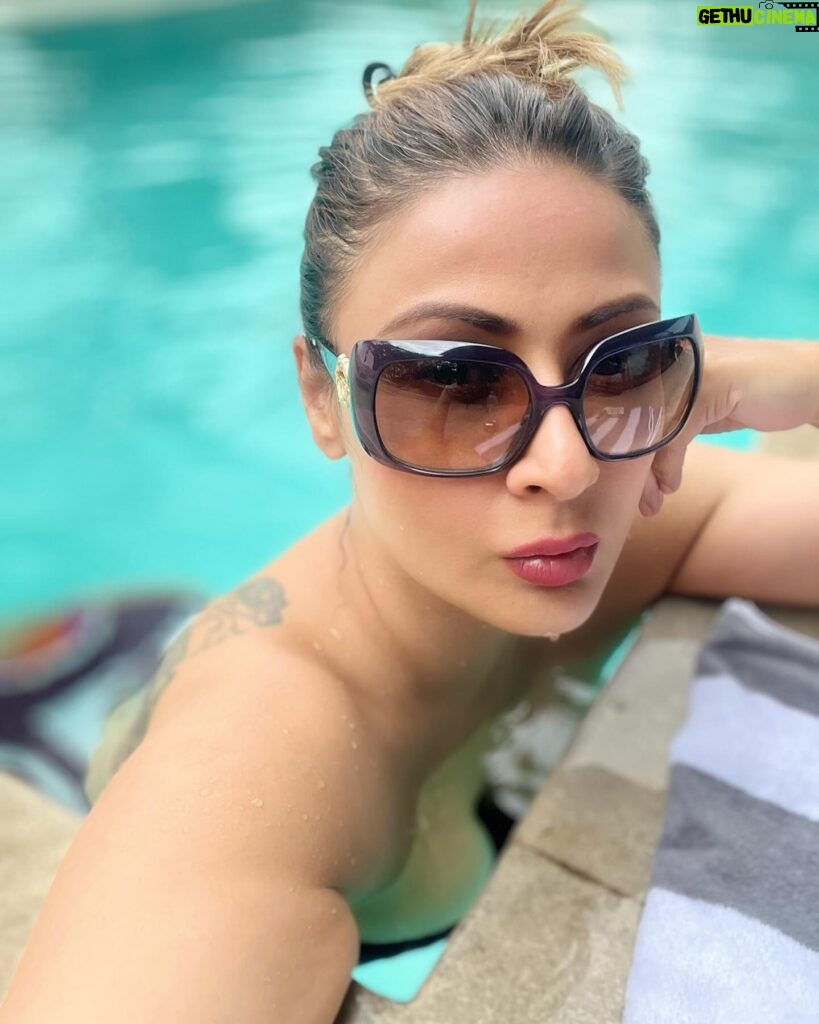 Urvashi Dholakia Instagram - Just another day being a Fool for the Pool 😘🩱 : : #urvashidholakia #summer #heat #pool #time #candid #selfie #lifeisgood #girlstrip #lovingit #travel #staycation #😘