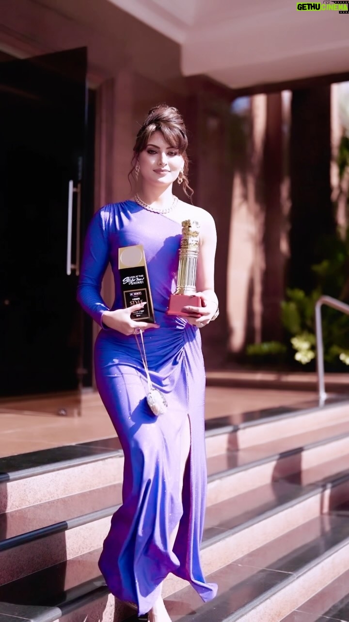 Urvashi Rautela Instagram - WON 2 AWARDS π FASHION ICON & STYLE ICON ! Thank you all extremely grateful πππ«β¨ β β β β β β β β β β β β β β β β #love #UR1 #reels #reelsinstagram #reelitfeelit #reelkarofeelkaro #reel #reelsvideo #reelsindia #actor #dance #girl #instagood #trending #India #instagram #india #urvashirautela #pink #kathak #india #cricket #red #bollywood #birthday #vigdiyanheeran #yoyo #yoyohoneysingh #bollywood #pop #dance #hollywood #aliabhatt