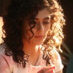 Urvi Singh Instagram – Is smoking injurious to health 🚬?

#chillbro #surprise