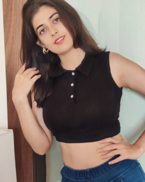 Urvi Singh Instagram - I don't know 🫠 why astronauts need to go to space🫥 to see the world🌍, because I can see mine just by looking at you😶‍🌫️😶‍🌫️