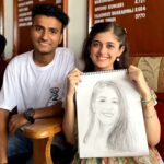 Urvi Singh Instagram - Mai aur meri crushed ki टोली , Like karo warna mar dungi गोली II #Crushed #CrushedOnAmazonminiTV