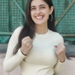 Urvi Singh Instagram – My soulmate is out there, pushing a pull door…I just know it😓.