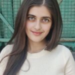 Urvi Singh Instagram – My soulmate is out there, pushing a pull door…I just know it😓.