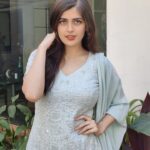 Urvi Singh Instagram – The world🌍 will be a better place without me🥹,
that is why I have to keep on living🥀.
