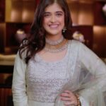 Urvi Singh Instagram – I am at first-of-its-kind ‘Artistry Store’ in South Extension Part-2, #NewDelhi. Experience their ‘Signature Store Services’ and shop from more than 30,000 exquisite jewellery designs. 

@malabargoldanddiamonds is my to go favourite shopping destination for my special occasion.