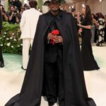 Usher Instagram – CUSTOM-MADE ALEXANDER MCQUEEN by SEÁN MCGIRR 🌹#MetGala #ReawakeningFashion