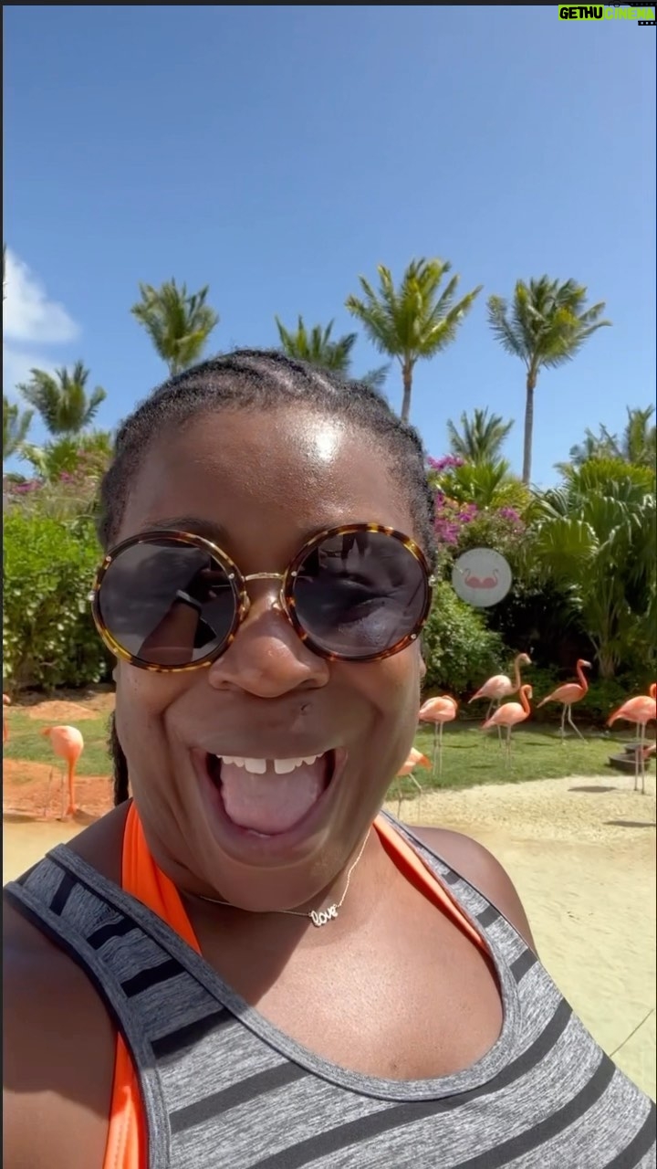 Uzo Aduba Instagram - 2022 has been a gift and a blessing. A healing ❤️. I am just so grateful for it all and for all of the love from so many different directions. Thank you for an incredible year. Here’s to the next. 🙏🏿❤️ #tbt