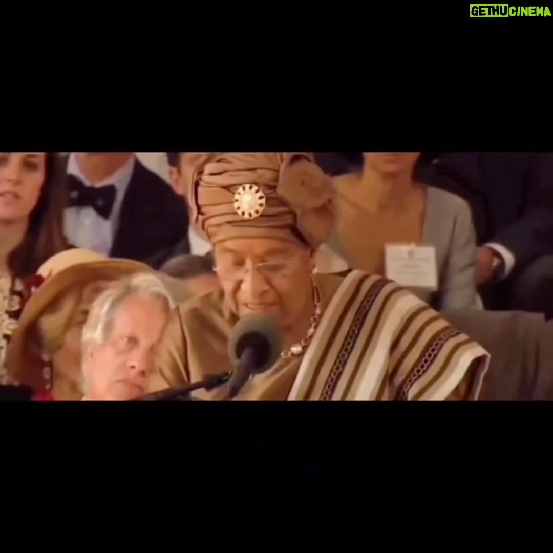 Uzo Aduba Instagram - A lesson in dreaming by Madame President Ellen Johnson Sirleaf. #womenshistorymonth #Repost @kennedymotivate ・・・ IF YOUR DREAM DO NOT SCARE YOU, THEY’RE NOT BIG ENOUGH - ELLEN JOHNSON SIRLEAF #reels #instareels #instagood #dream #dreambig #ellenjohnsonsirleaf #harvard #viral #trending #liberia #motivation