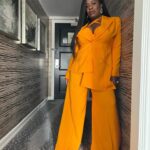 Uzo Aduba Instagram - Baby’s first Tonys. And, I do literally mean the baby in my tummy. Happy color for a happy night. A photo dump :). 🧡🧡