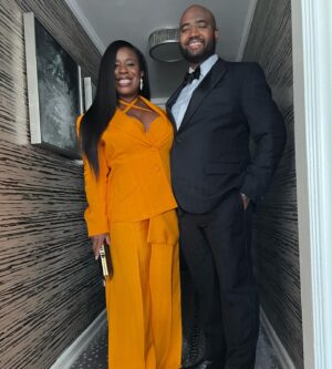 Uzo Aduba Instagram - Baby’s first Tonys. And, I do literally mean the baby in my tummy. Happy color for a happy night. A photo dump :). 🧡🧡