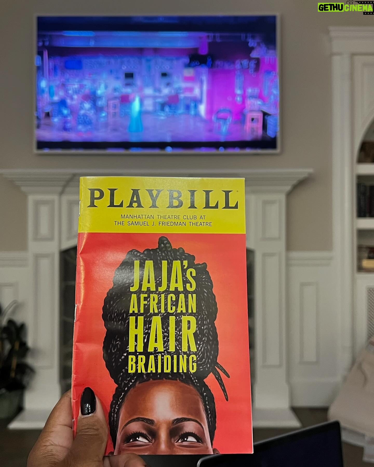 Uzo Aduba Instagram - JAJA'S AFRICAN HAIR BRAIDING ON BROADWAY!! Run to see this amazing show in its closing weekend. Go go! :) I tuned in for the LIVE SCREENING last night and laughed all night long! My heart was also moved by the deeper, richer struggles of each character and their experiences. Such a joy watching this cast from beginning to end. I'm incredibly proud of my friend and award-winning playwright--- @jjbioh ------as well as @yesimwhitneywhite for their amazing work in telling this story and shining a bright light on a group of talented West African immigrant women, who bring such hard work, talent, and creativity to our communities and are most often overlooked. From the set design, characters, their love stories, and challenges, I was with you all every step of the way. To the entire cast and crew. Well DONE, and Congratulations! @_brittade @iammetch @rachel_e_christopher @kalynecoleman @somimusic @kisha_may @itsnanamensah @michaeloloyede_ @dominiquethorne zen_will #JajaBroadway #JajasAfricanHairBraiding #TheaterKid